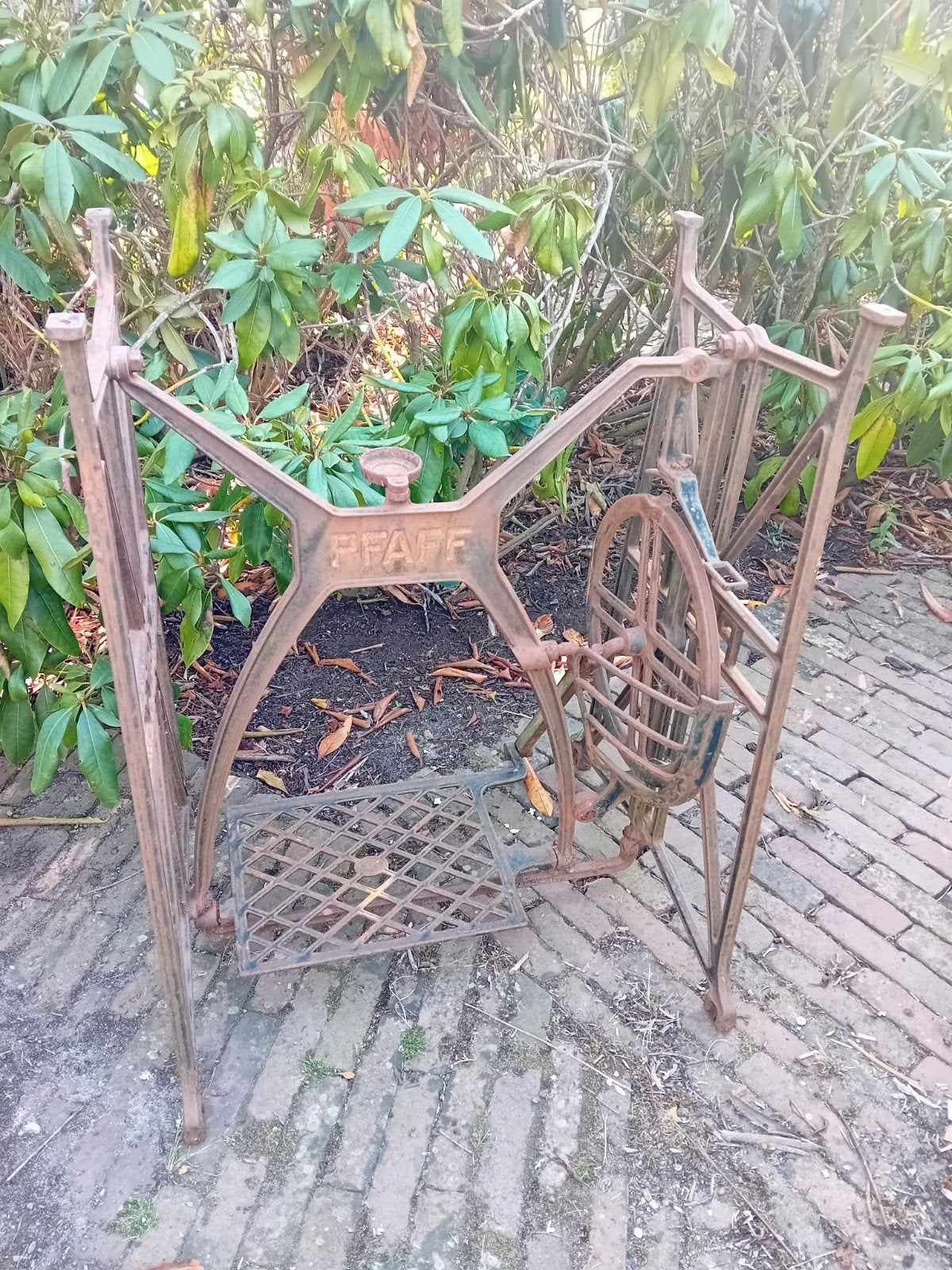 Naaimachine onderstel, Ophalen