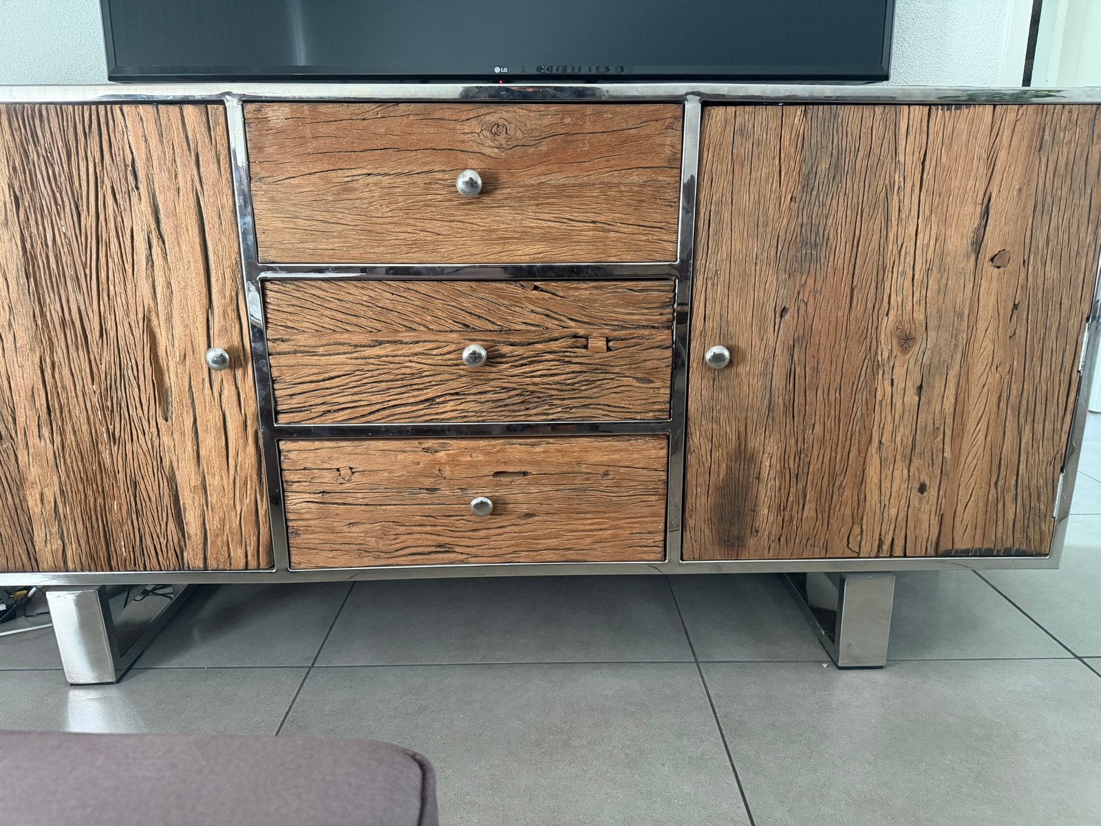 Robuust dressoir van gerecycled hout en metaal, 150 tot 200 cm, Ophalen of Verzenden, Zo goed als nieuw, Met lade(s)