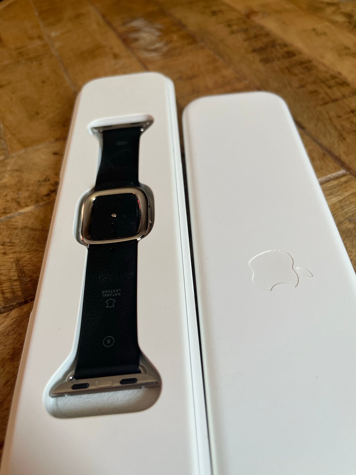 Original Apple Watch leather bandje + bescherm hoesje, Ophalen of Verzenden, Nieuw, Zwart, IOS