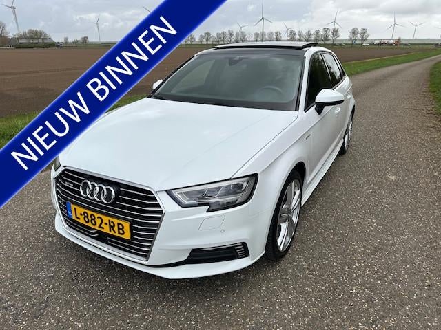Audi A3 Sportback 1.4 e-tron Sport S-Line Navigatie Panorama, Auto's, Audi, 12 maanden, Gebruikt, Euro 6, 4 cilinders