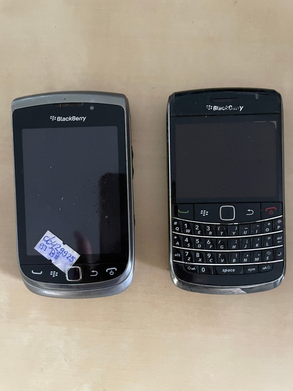 Black Berry mobieltjes, Telecommunicatie, Mobiele telefoons | Blackberry, Verzenden, Gebruikt, Zwart
