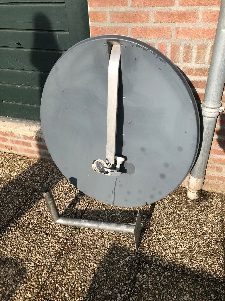 Triax Schotel met quad lab en beugel 85cm, Ophalen, Gebruikt, (Schotel)antenne, Overige merken