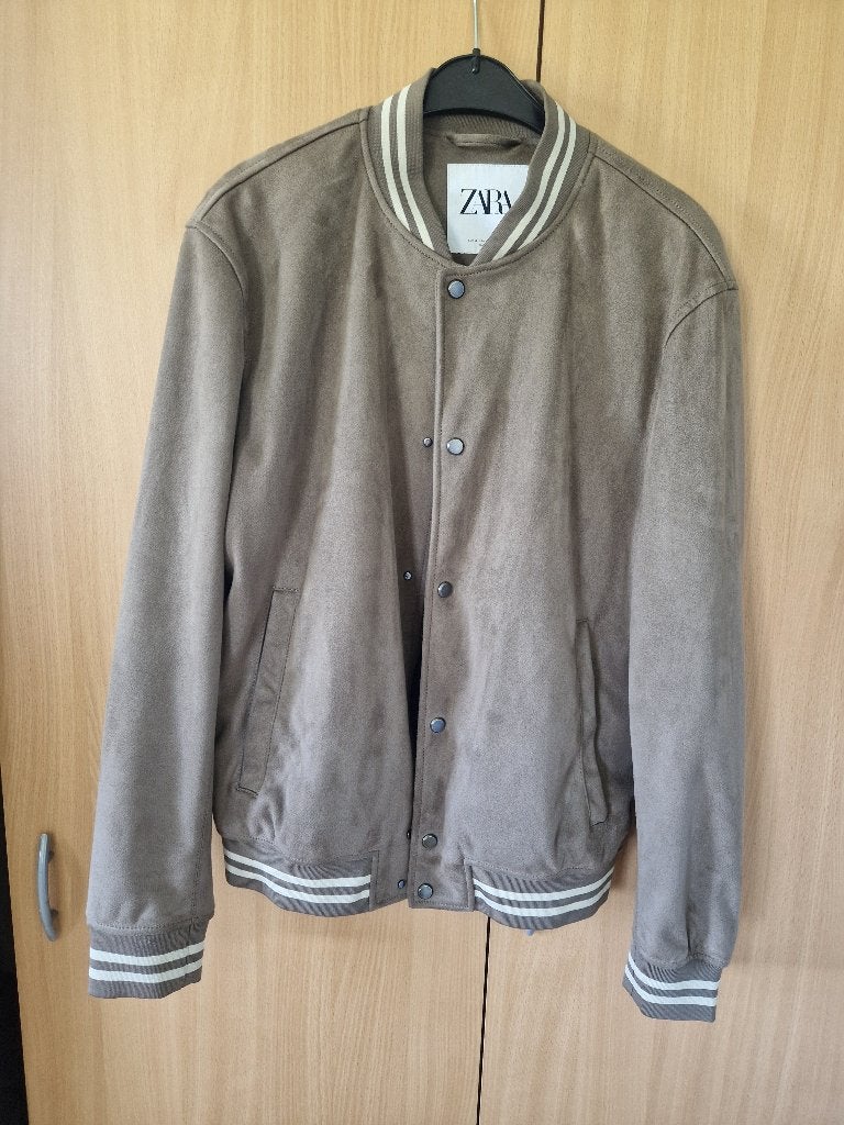 Zara Bomberjack Suede Maat M, Kleding | Heren, Ophalen of Verzenden, Gedragen, Maat 48/50 (M), Bruin