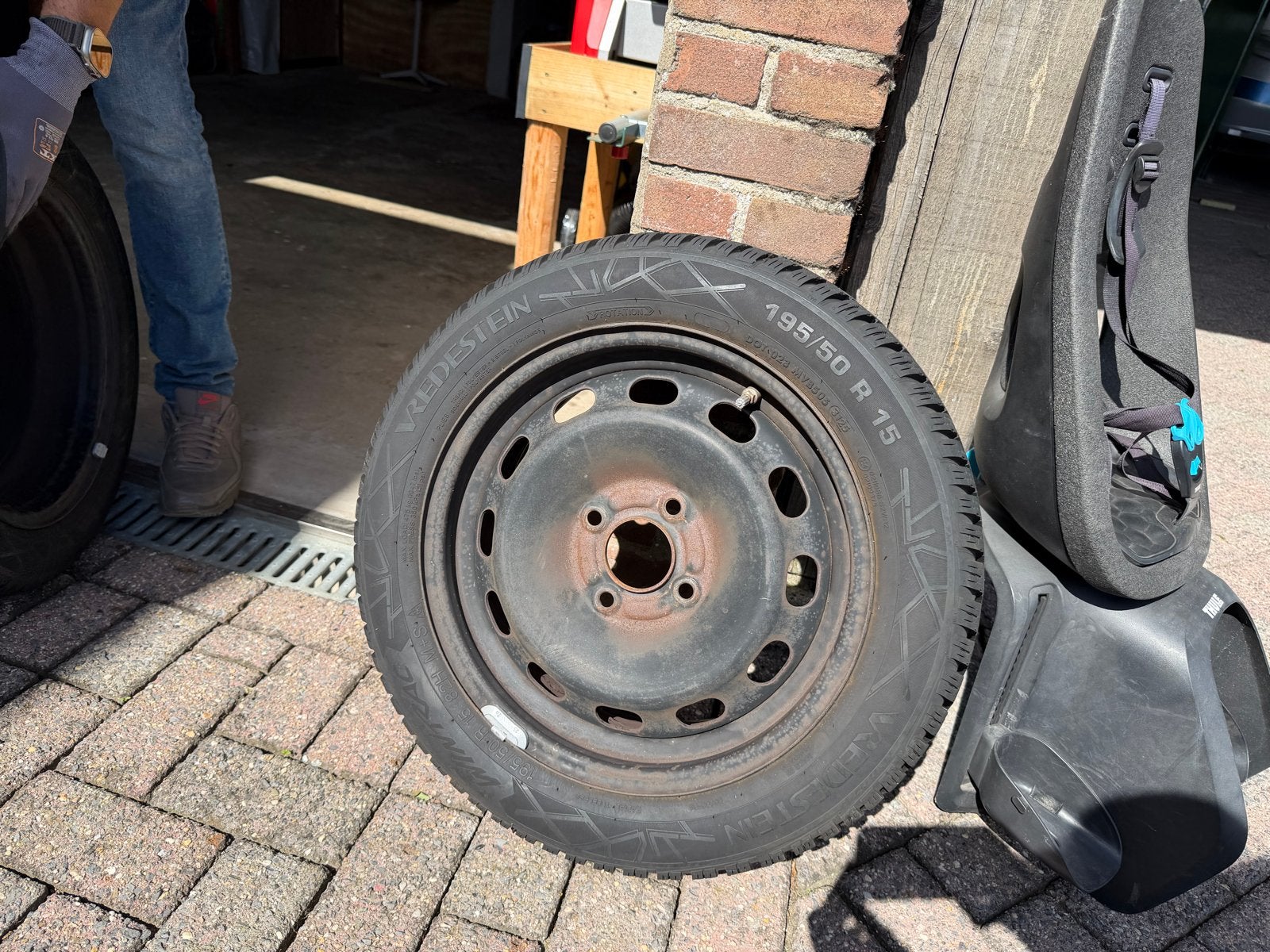 Vredestein winterbanden met velgen - 195/50 R15, Ophalen of Verzenden, Gebruikt