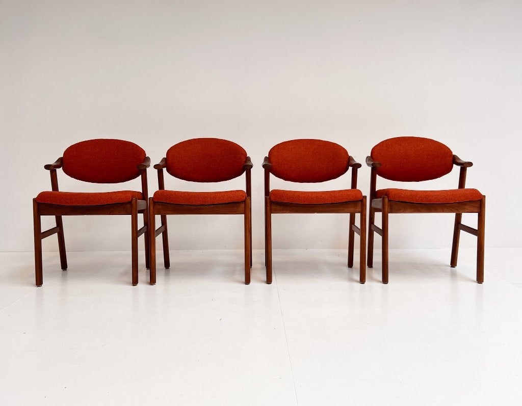 Set opnieuw gestoffeerde designstoelen van Schou Anderson, Gebruikt, Overige kleuren, Ophalen of Verzenden, Deens design