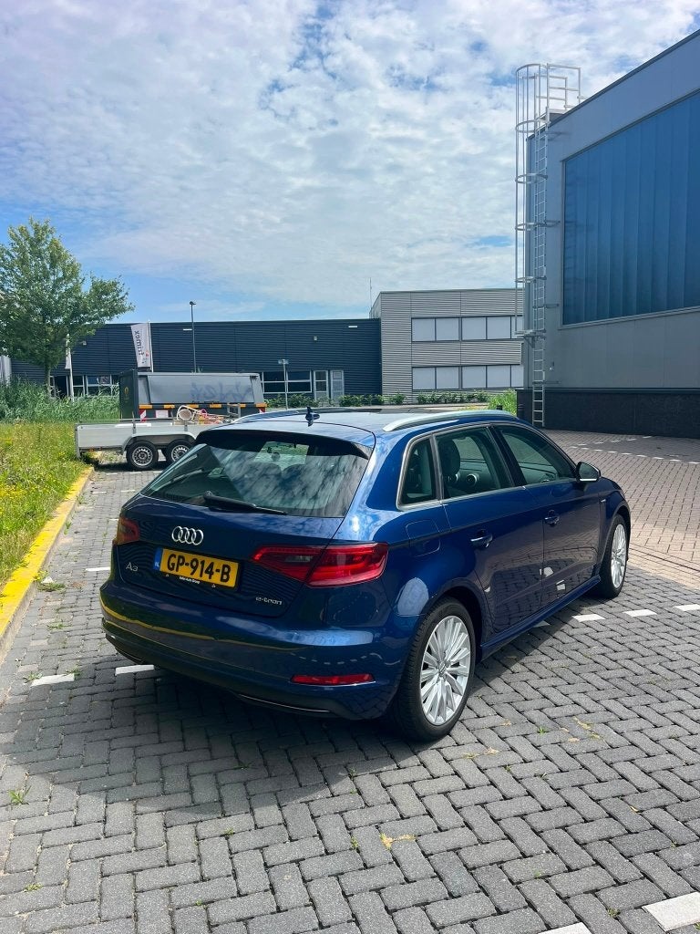 Audi A3 1.4 Tfsi 204pk E-tron S Tronic 2015 Blauw, Auto's, 4 cilinders, Blauw, Hybride Elektrisch/Benzine, 149 pk