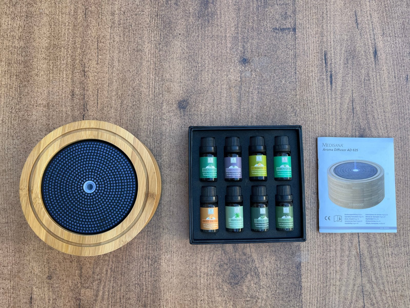 Medisana Aroma Diffuser AD 625 met 8 etherische oliën, Hout, Ophalen of Verzenden, Zo goed als nieuw, Modern