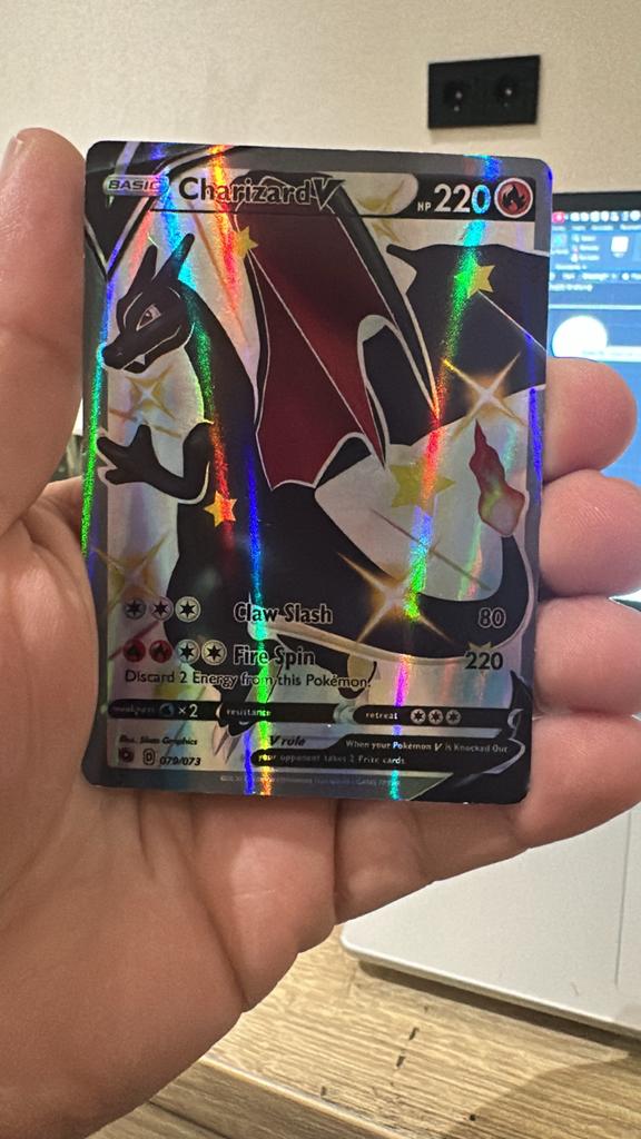 Charizard V - Glanzendes Schicksal, Ophalen of Verzenden, Zo goed als nieuw, Losse kaart, Foil