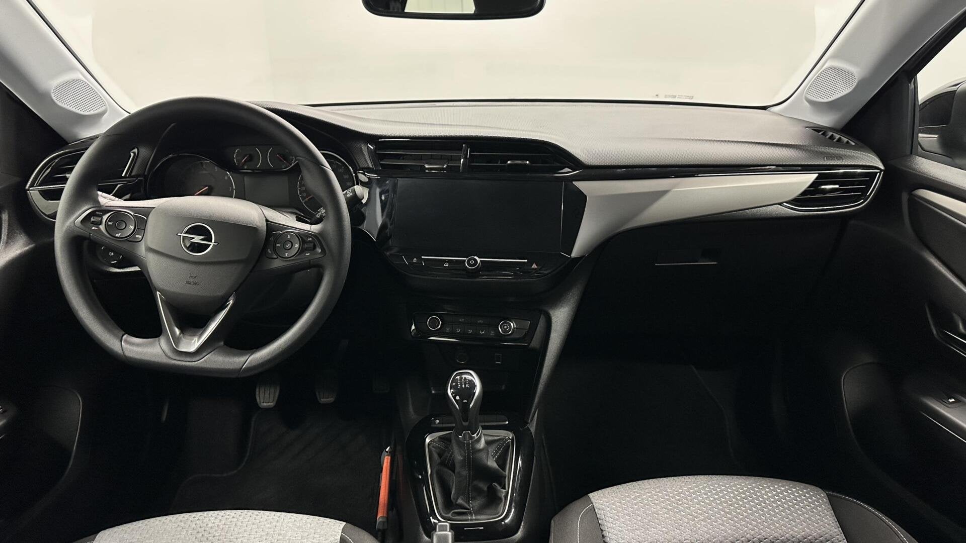 Opel Corsa 1.2 Edition CRUISE DAB CARPLAY LED 11000 KM., Voorwielaandrijving, Stof, Gebruikt, Euro 6