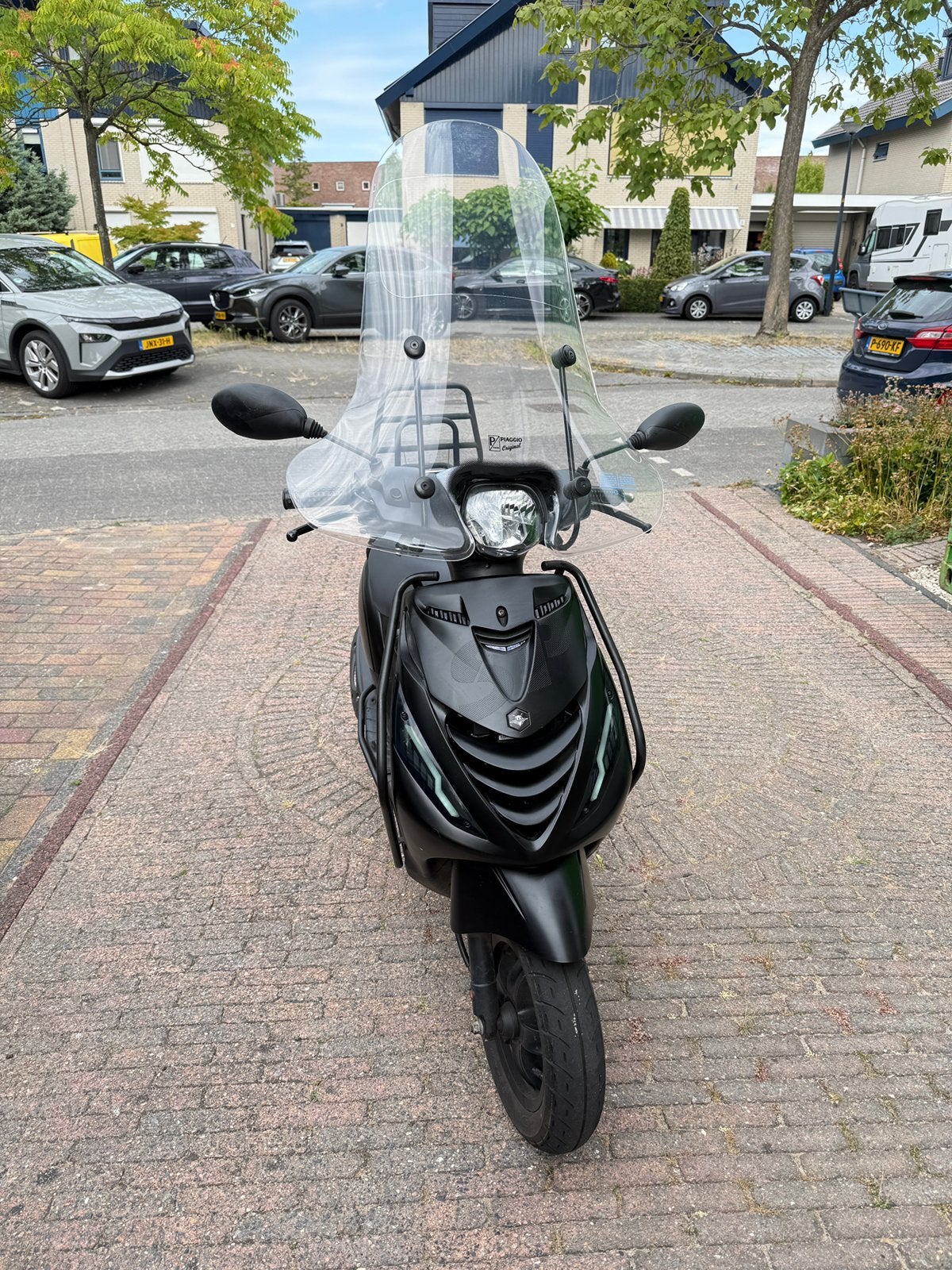 Piaggio Zip E5 iget 2022 snor, Fietsen en Brommers, Scooters | Piaggio, Ophalen, Zip, Zo goed als nieuw, Benzine