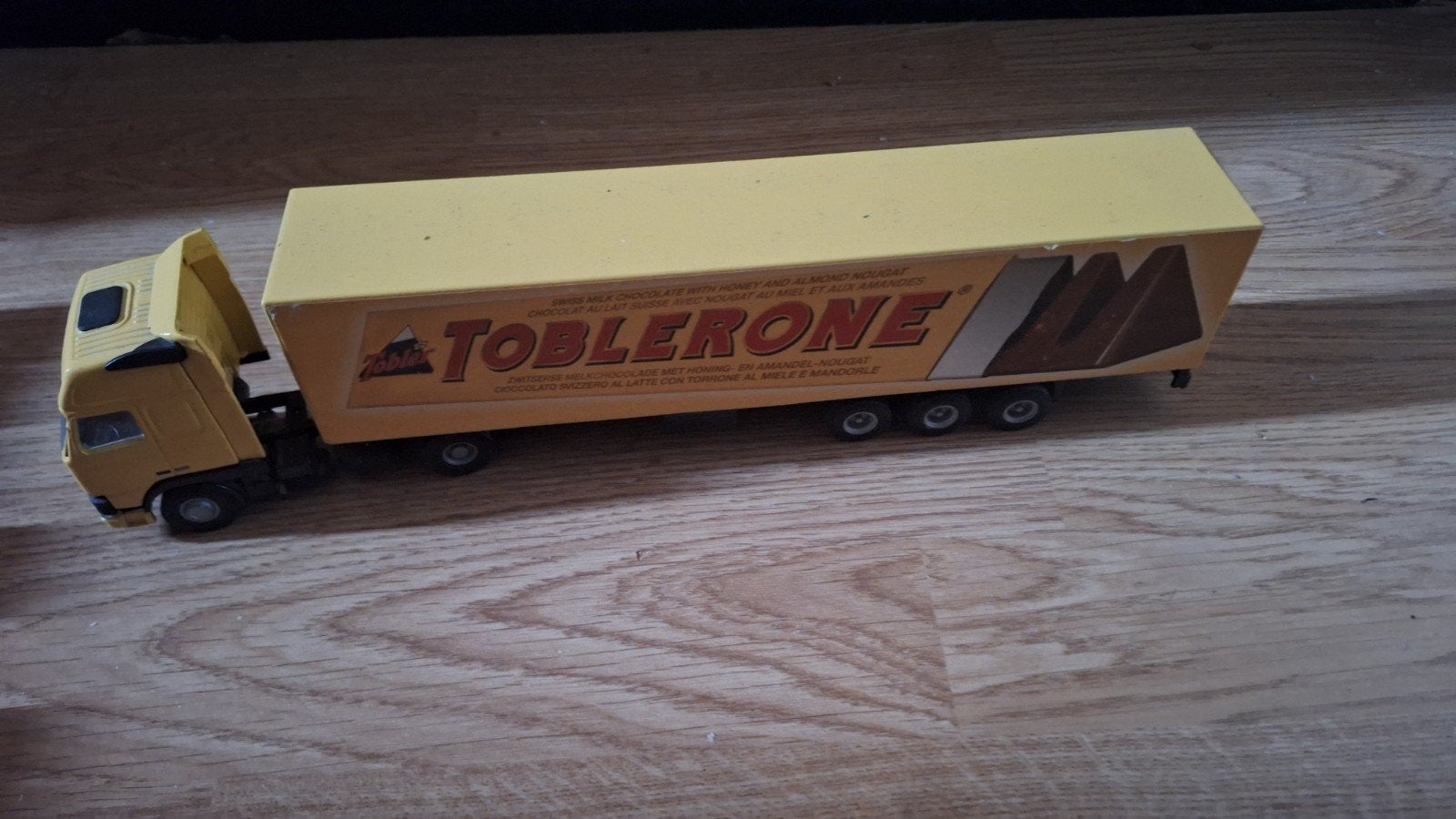 Lion Toblerone Vrachtwagen nr. 85 - Made in Holland, Ophalen, Gebruikt