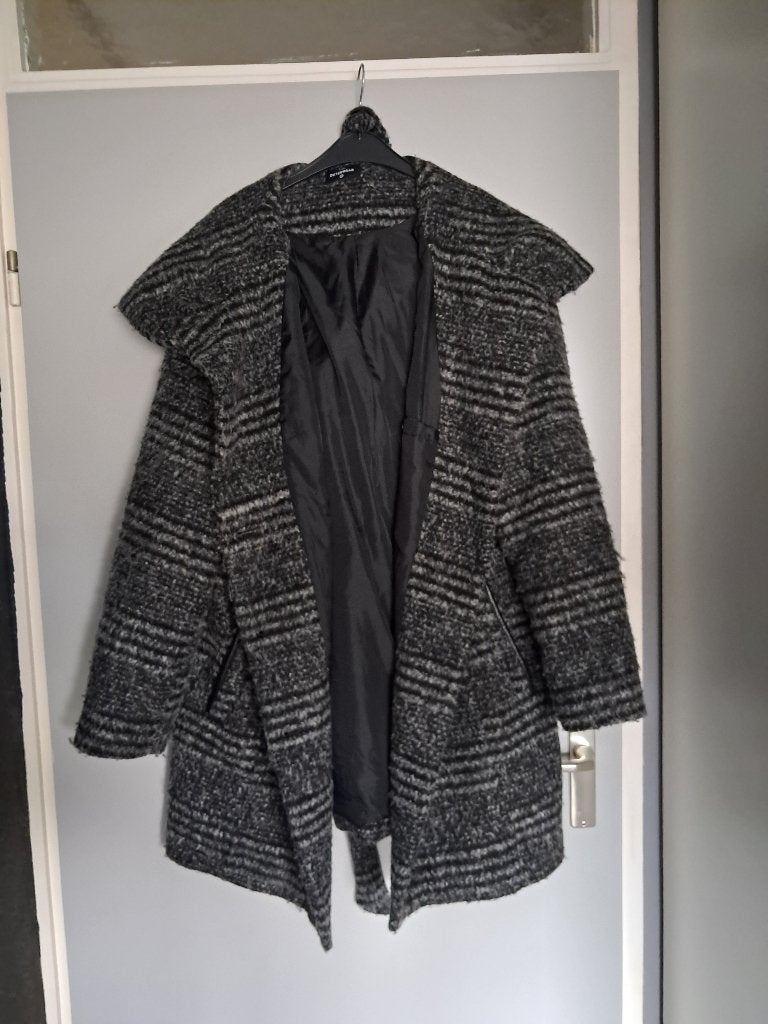 Dikke winterjas., Ophalen of Verzenden, Zo goed als nieuw, Maat 42/44 (L), Zwart