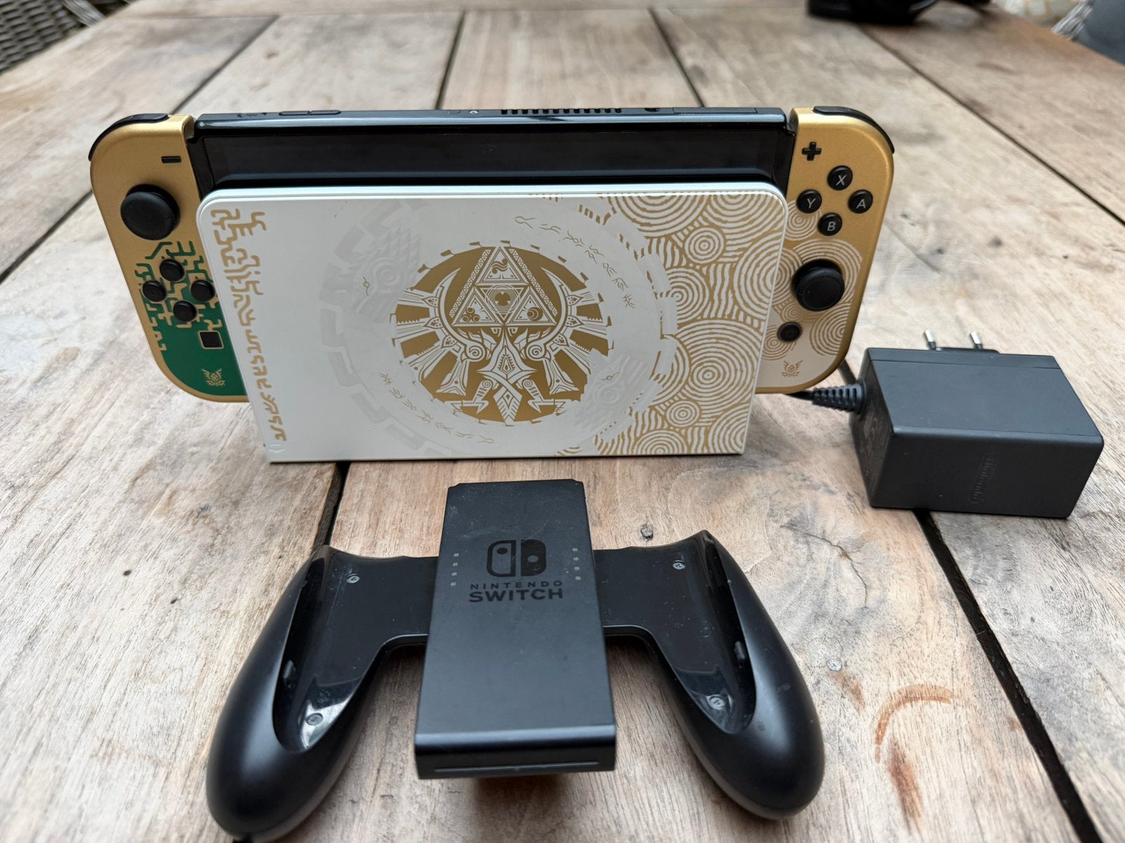 Nintendo Switch Zelda Editie + Draagtas - Zo goed als nieuw