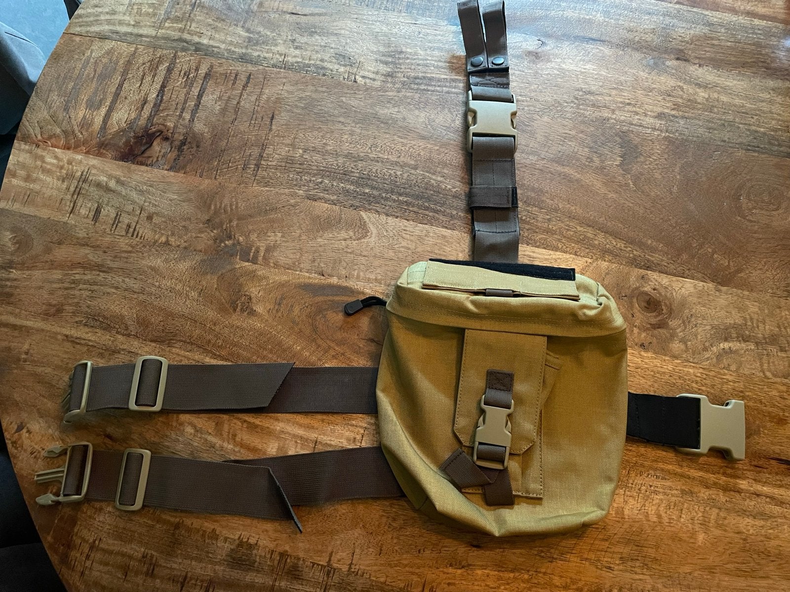 Tactische beenzak / droppouch Airsoft, Ophalen, Zo goed als nieuw, Beige, Overige typen