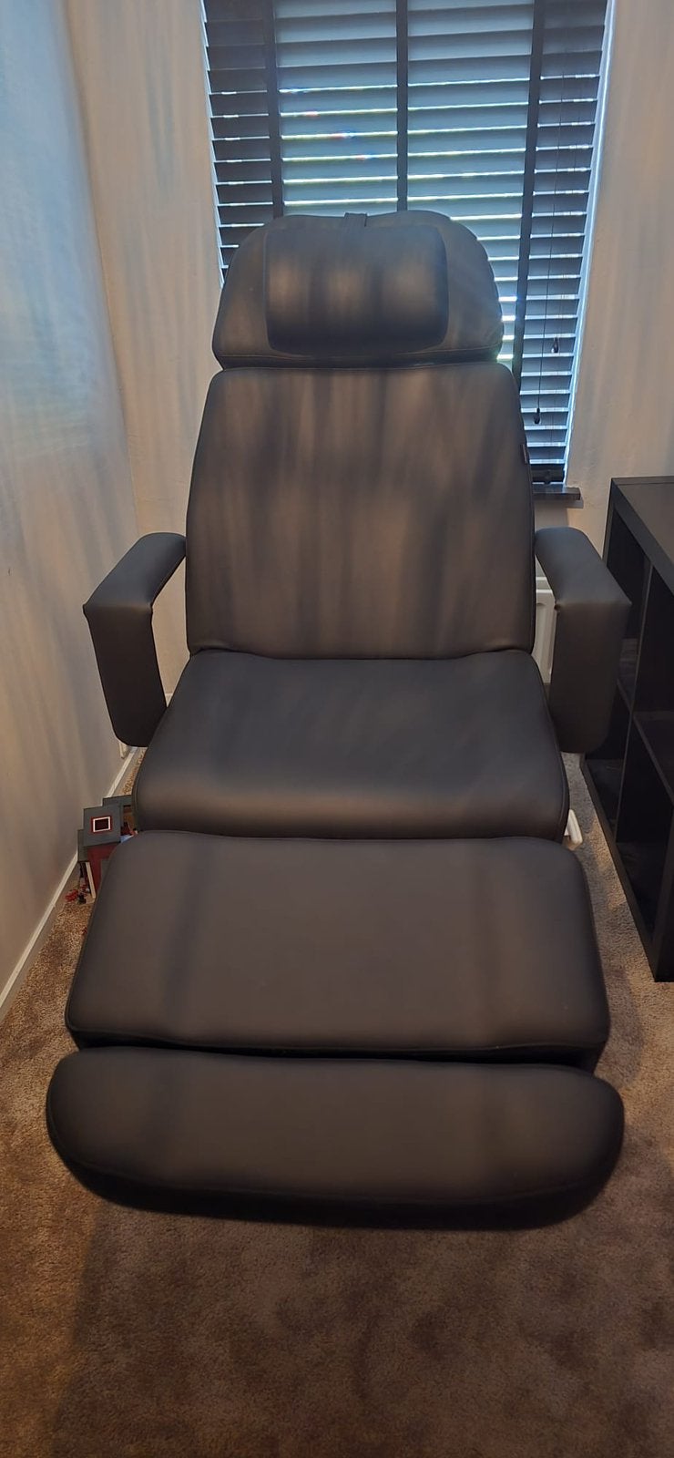 Elecktrische behandelstoel, Sport en Fitness, Ophalen, Zo goed als nieuw, Massagetafel
