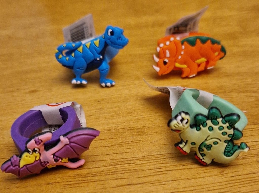 Partijtje 160 kinder ringen, Ophalen of Verzenden, Nieuw, Overige kleuren, Ring