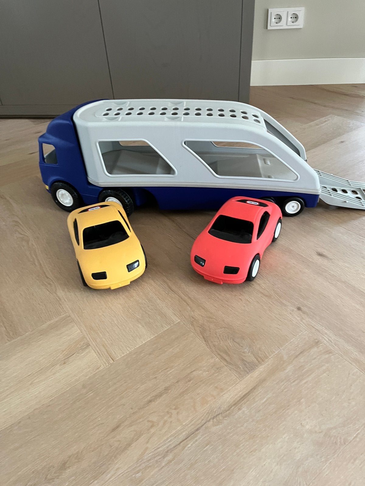 Little Tikes Autotransporter, Ophalen, Zo goed als nieuw