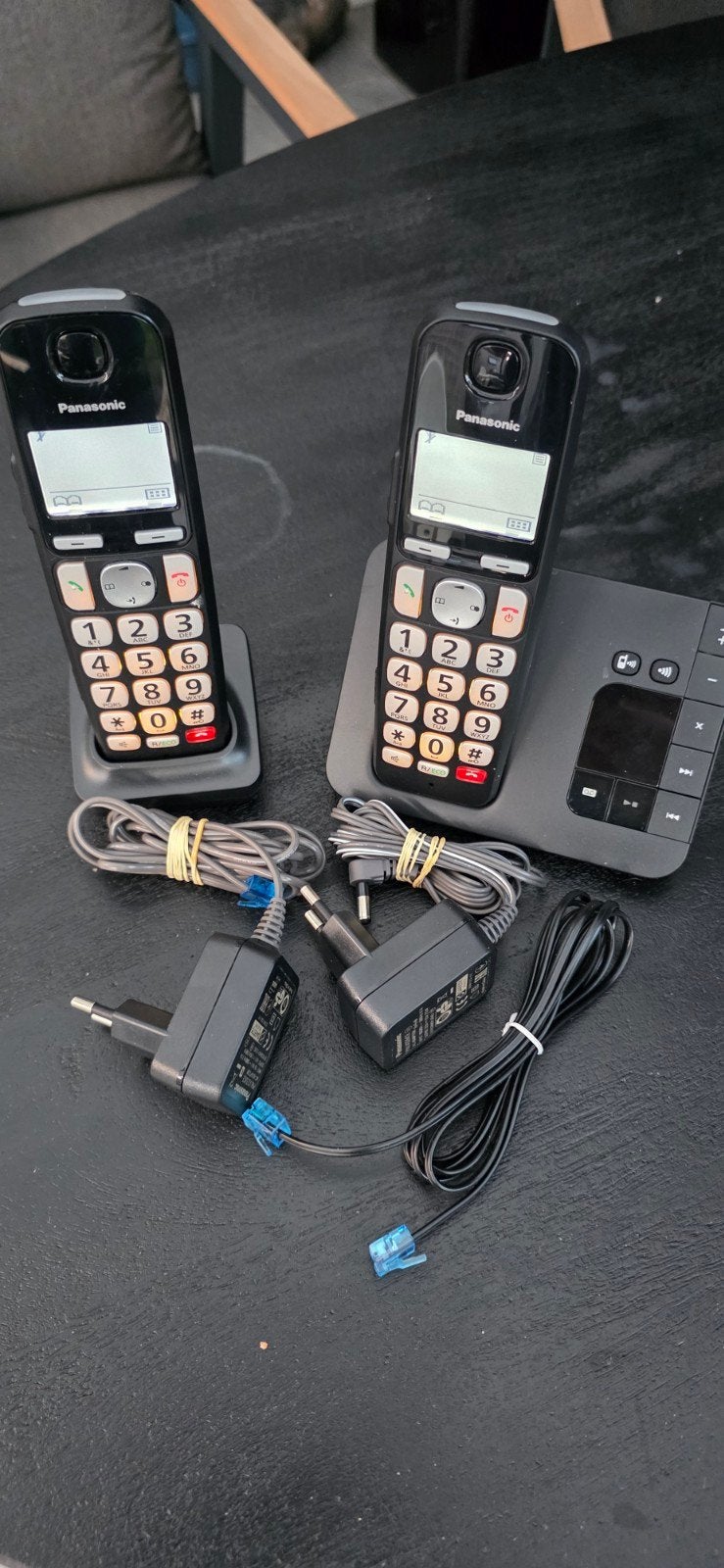 Senioren telefoon Panasonic KX-TGE262, Ophalen, 2 handsets