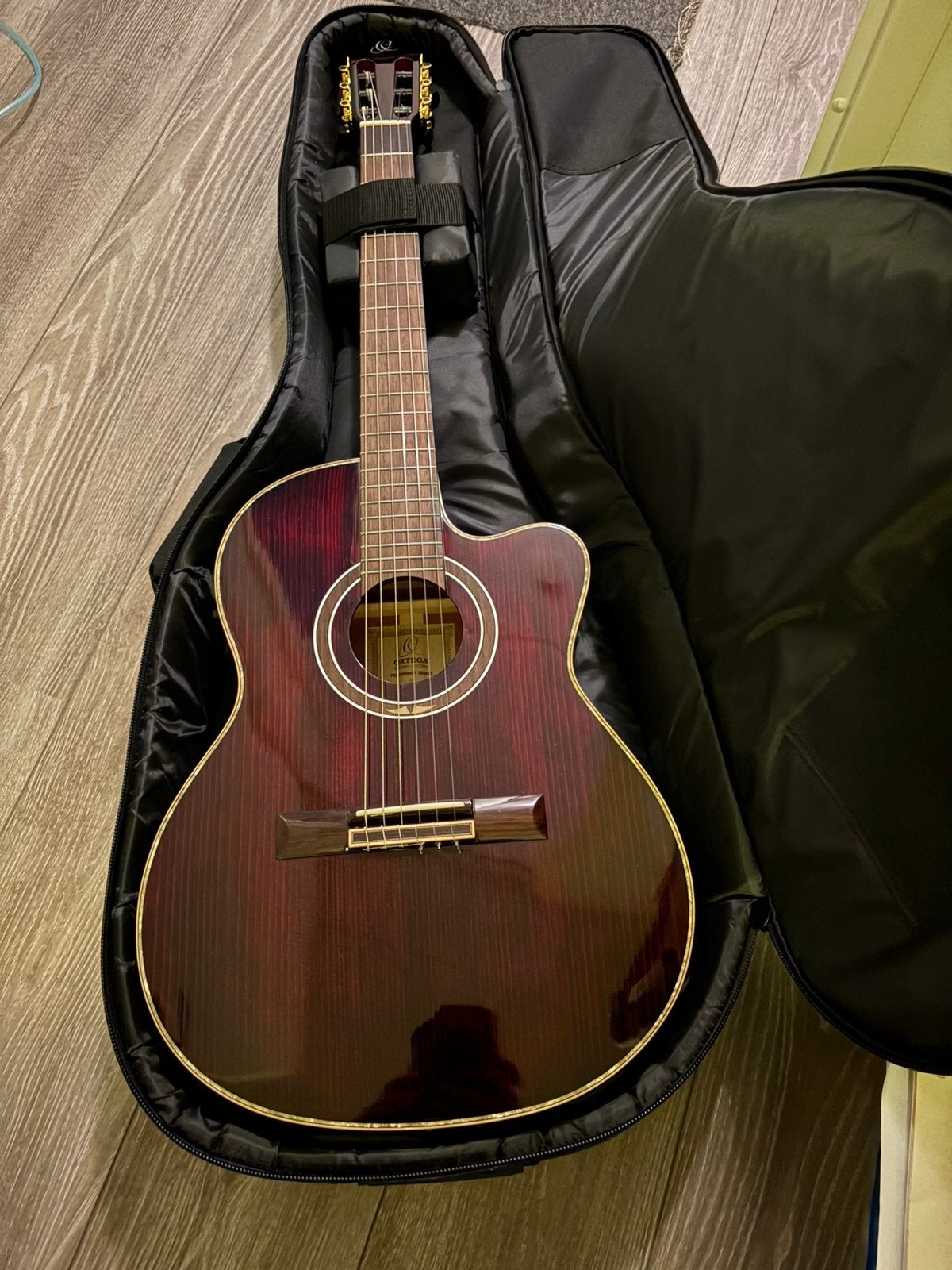 Ortega klassieke elektrisch-akoestische gitaar met tas, Ophalen, Nieuw, Klassieke of Spaanse gitaar, Met koffer