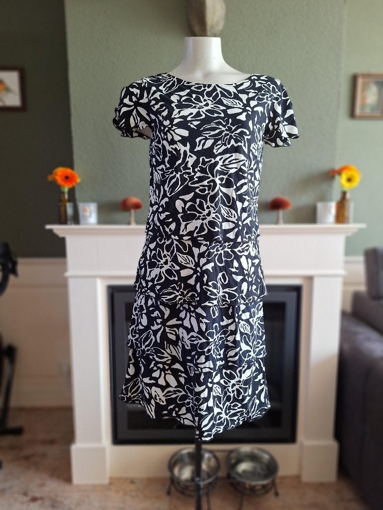Betty Barclay diep donker blauw witte laagjes jurk 36 S, Maat 38/40 (M), Betty Barclay, Zo goed als nieuw, Knielengte