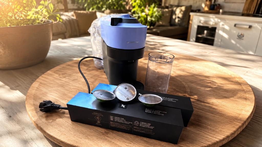 Nespresso Vertuo Pop!, Witgoed en Apparatuur, Koffiezetapparaten, Ophalen, 10 kopjes of meer, Koffiemachine, Zo goed als nieuw