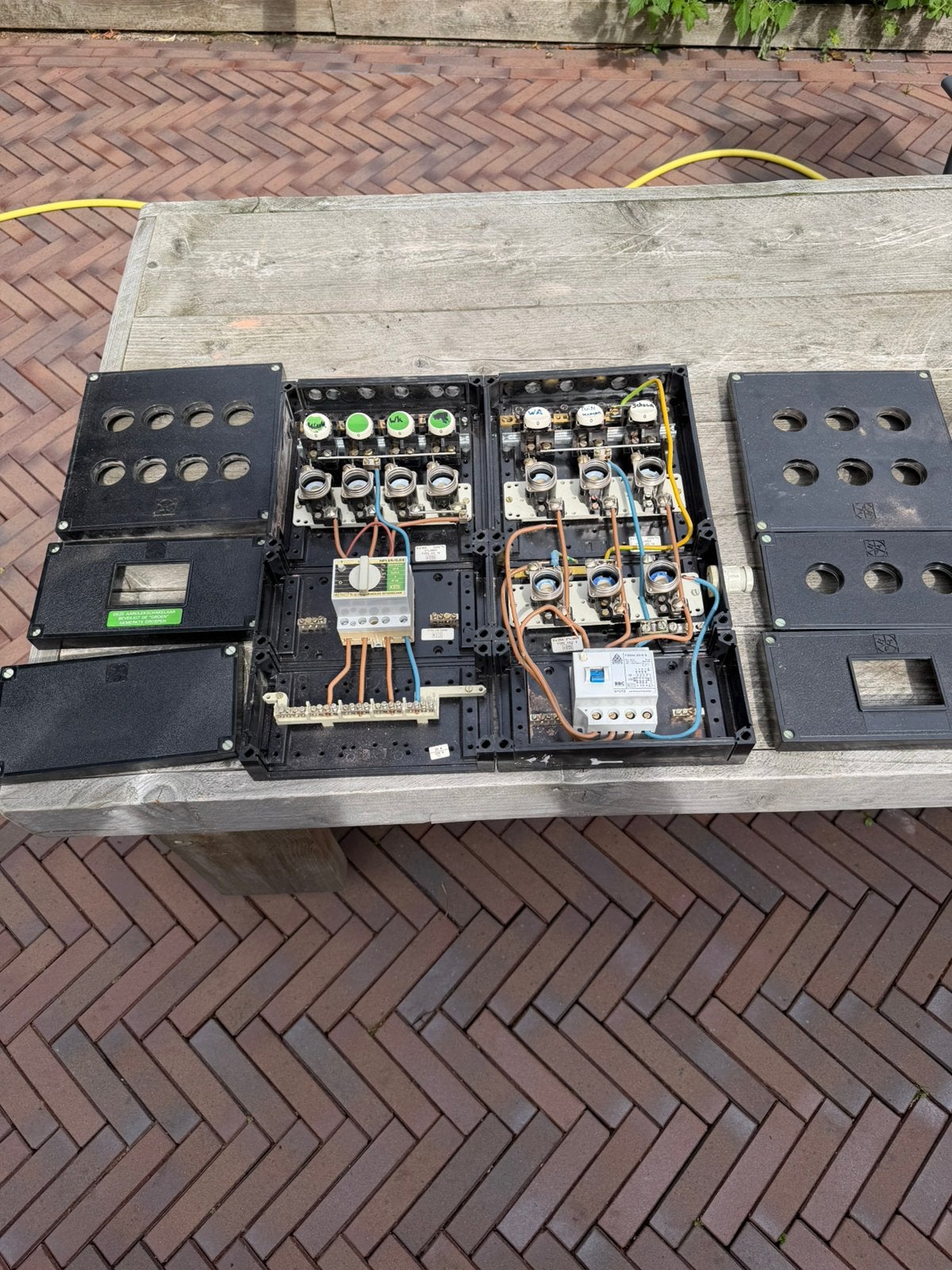 Meterkasten 7 groepen 220 1x 380, Ophalen