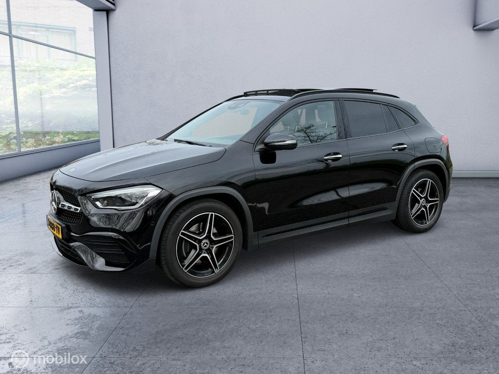 Mercedes GLA-klasse 200 AMG Camera|Pano|Sfeer, Auto's, 15 km/l, Euro 6, 4 cilinders, Origineel Nederlands