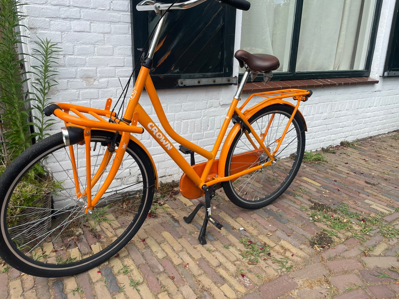 Crown dames fiets maat 28 inch,oranje kleur, Fietsen en Brommers, Fietsen | Dames | Omafietsen, Ophalen, Zo goed als nieuw