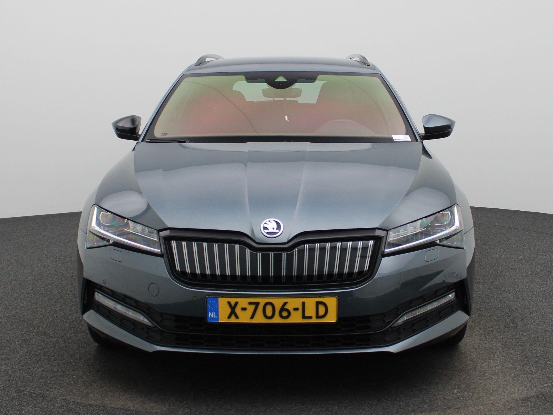 Skoda Superb Combi 1.4 TSI iV Sportline Business | Automaat, Auto's, Gebruikt, 4 cilinders, 13 kWh, 102 €/maand
