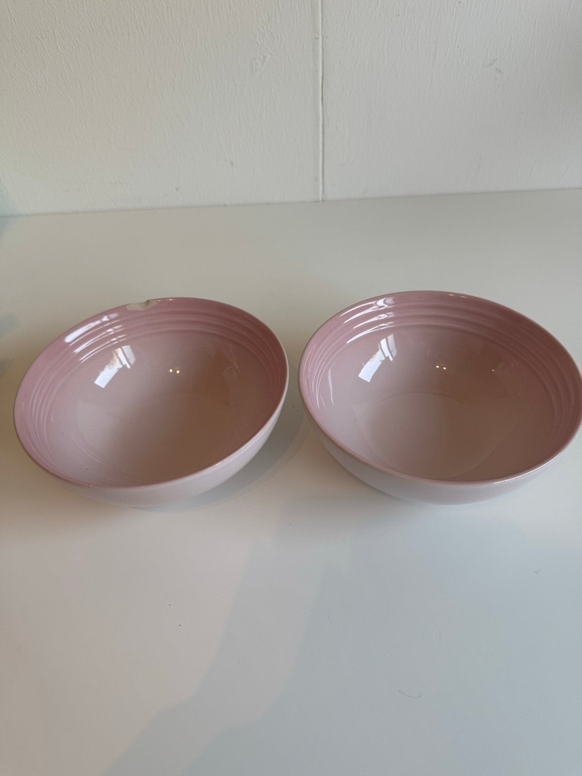 Le Creuset Cereal Bowls Shell Pink (2 stuks), Gebruikt, Overige merken, Keramiek, Ophalen of Verzenden