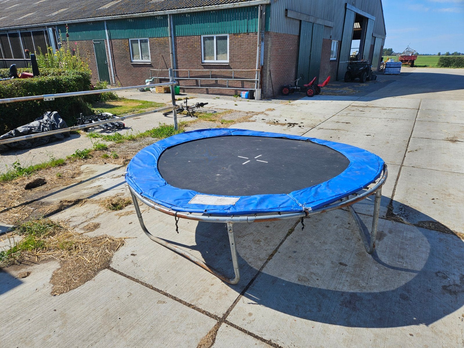 Kleine trampoline 240cm doorsnede, Ophalen of Verzenden, Gebruikt