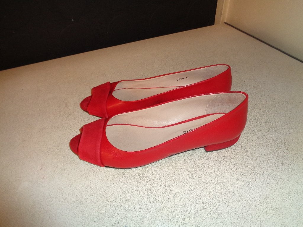 MADELEINE rode leer/suede schoenen - maat 40, Schoenen met lage hakken, Verzenden, Zo goed als nieuw, MADELEINE