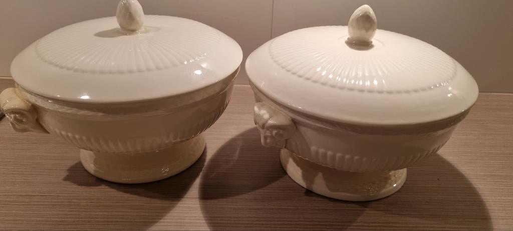 2 Wedgwood Edme dekschalen - Klassiek en Elegant, Ophalen, Zo goed als nieuw, Aardewerk, Schaal of Schalen