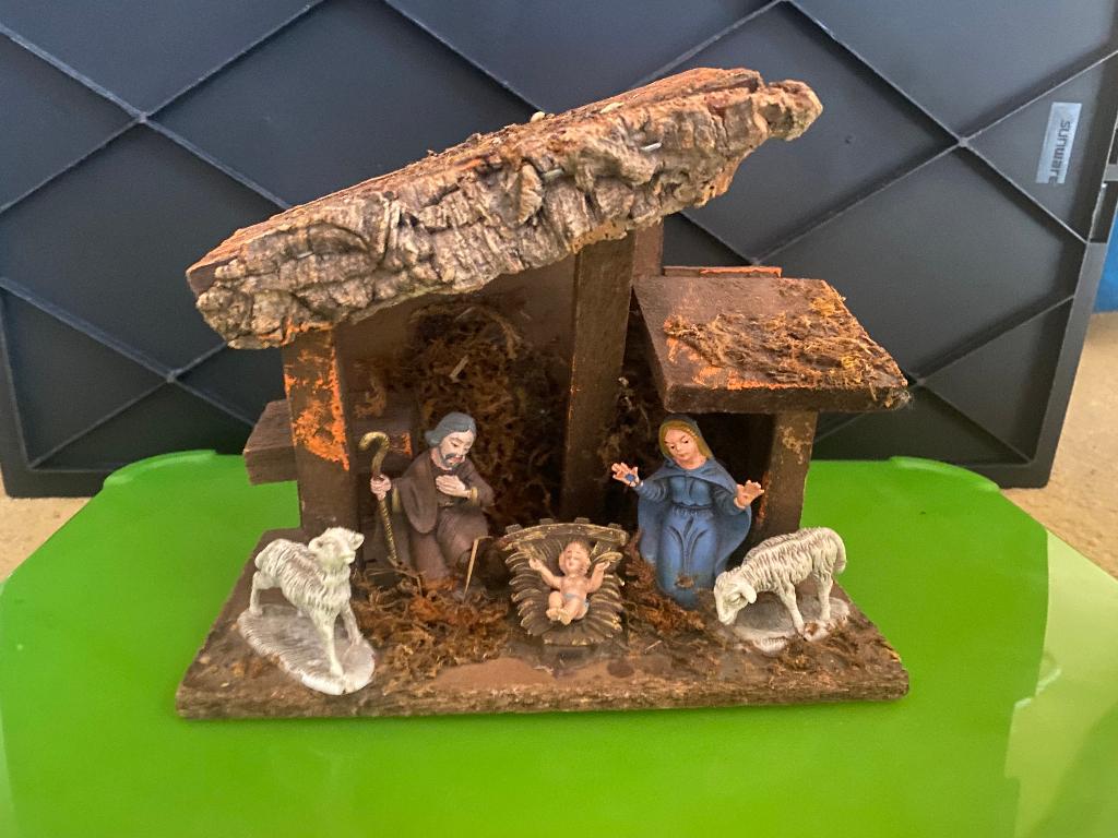 2x Kerststal en beeldje, Diversen, Kerst, Ophalen of Verzenden