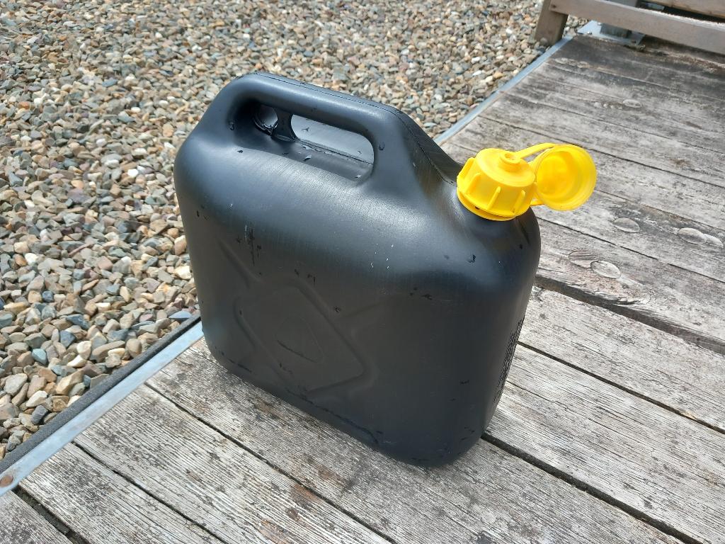 Jerrycan 10 liter, Ophalen
