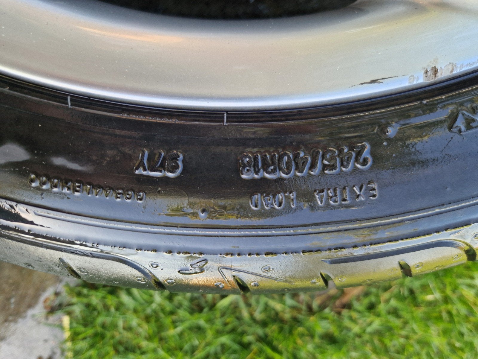 Foto 7 van Audi a4 B8 velgen met zomerbanden - 245/40R18