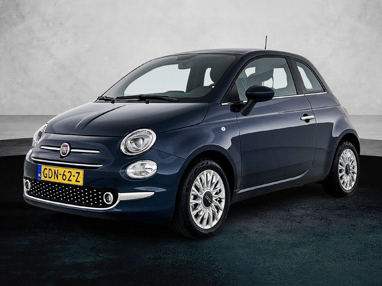 Fiat 500 Hybrid Dolcevita 70pk | Panoramadak | Cruise Contro, Auto's, Gebruikt, 4 stoelen, Bedrijf, Handgeschakeld