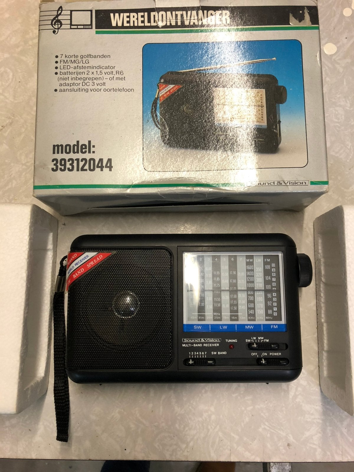 Transistor radio nieuw in doos., Ophalen, Zo goed als nieuw