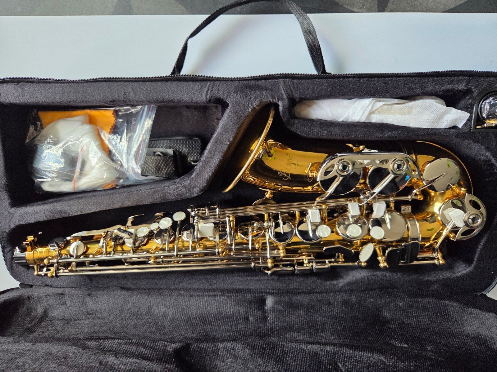 saxofoon  . splinternieuw in koffer, Ophalen of Verzenden, Nieuw, Alt