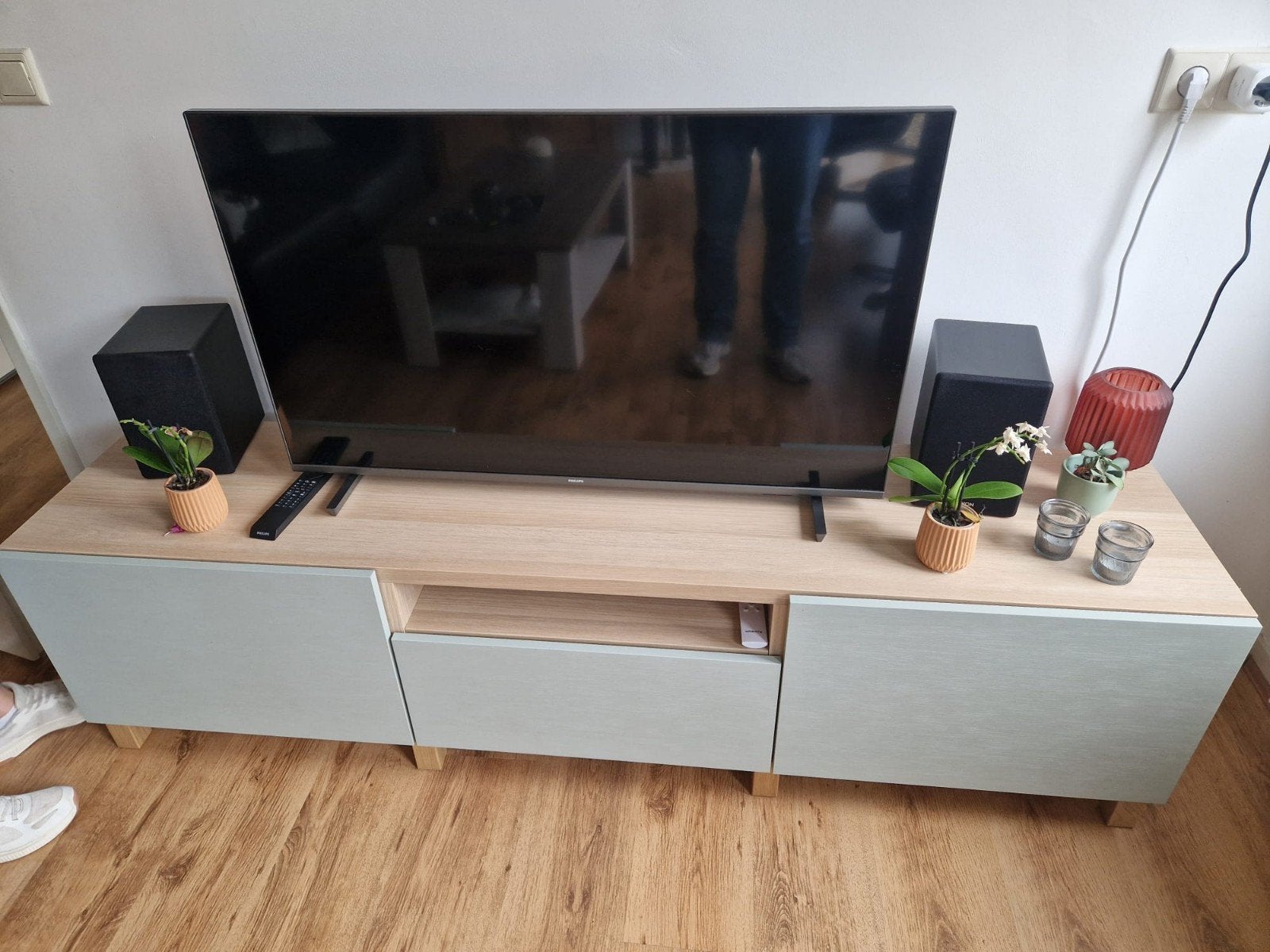 Modern tv-meubel met opbergruimte, Modern, Scandinavisch, 150 tot 200 cm, Ophalen of Verzenden, Zo goed als nieuw