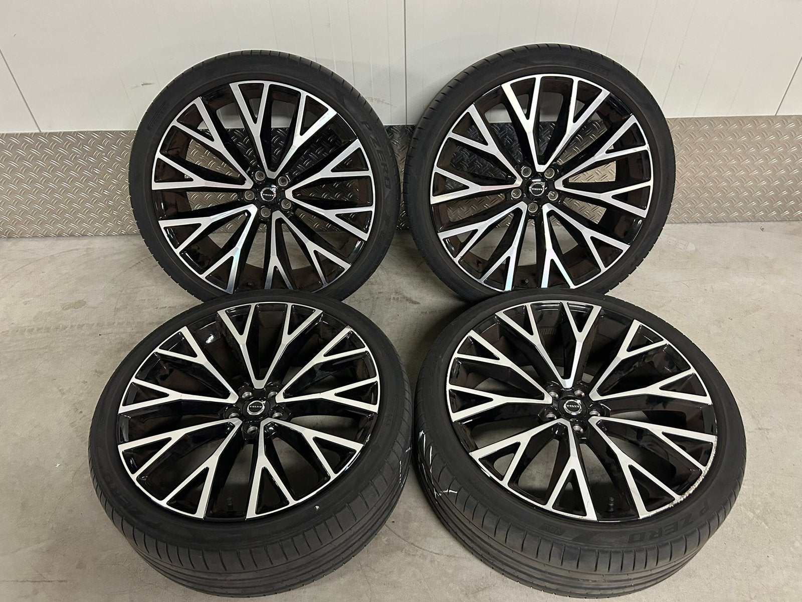 Originele Volvo XC60 XC90 22 inch 5x108 Pirelli P zero VOL, Auto-onderdelen, Banden en Velgen, Ophalen, Gebruikt, 265 mm, Banden en Velgen
