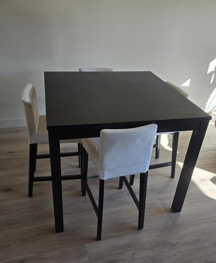 IKEA Bjursta bartafel met 4 Bergmund barkrukken, Huis en Inrichting, Ophalen, Gebruikt, Vierkant, Vier personen