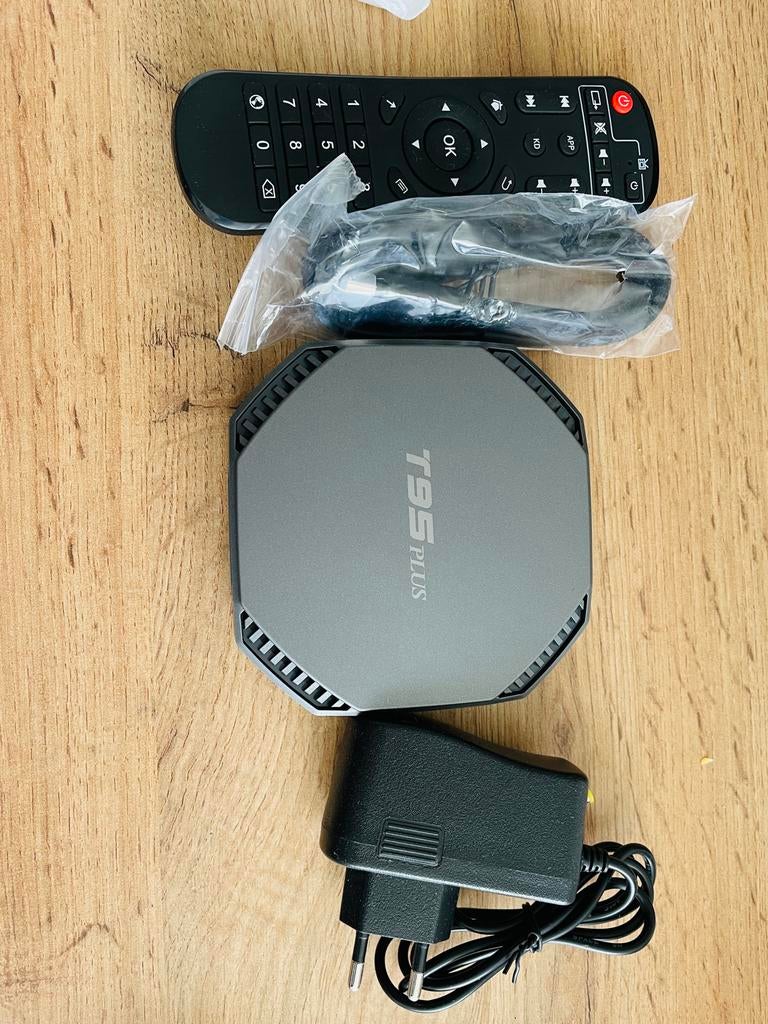 T95 Plus Android TV Box - 4K Streaming Media Player, Audio, Tv en Foto, Mediaspelers, Zo goed als nieuw, HDMI, USB 2.0, Optische audio