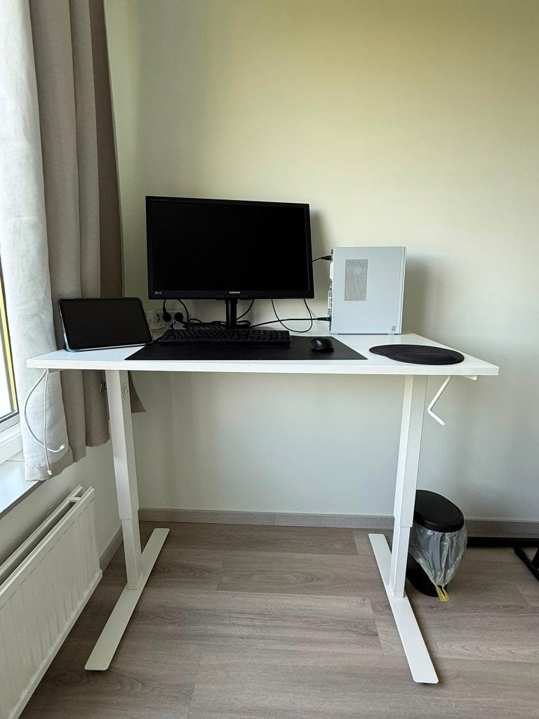 Ikea office desk / table TROTTEN, Ophalen, Zit-sta bureau, 120 cm, Hout