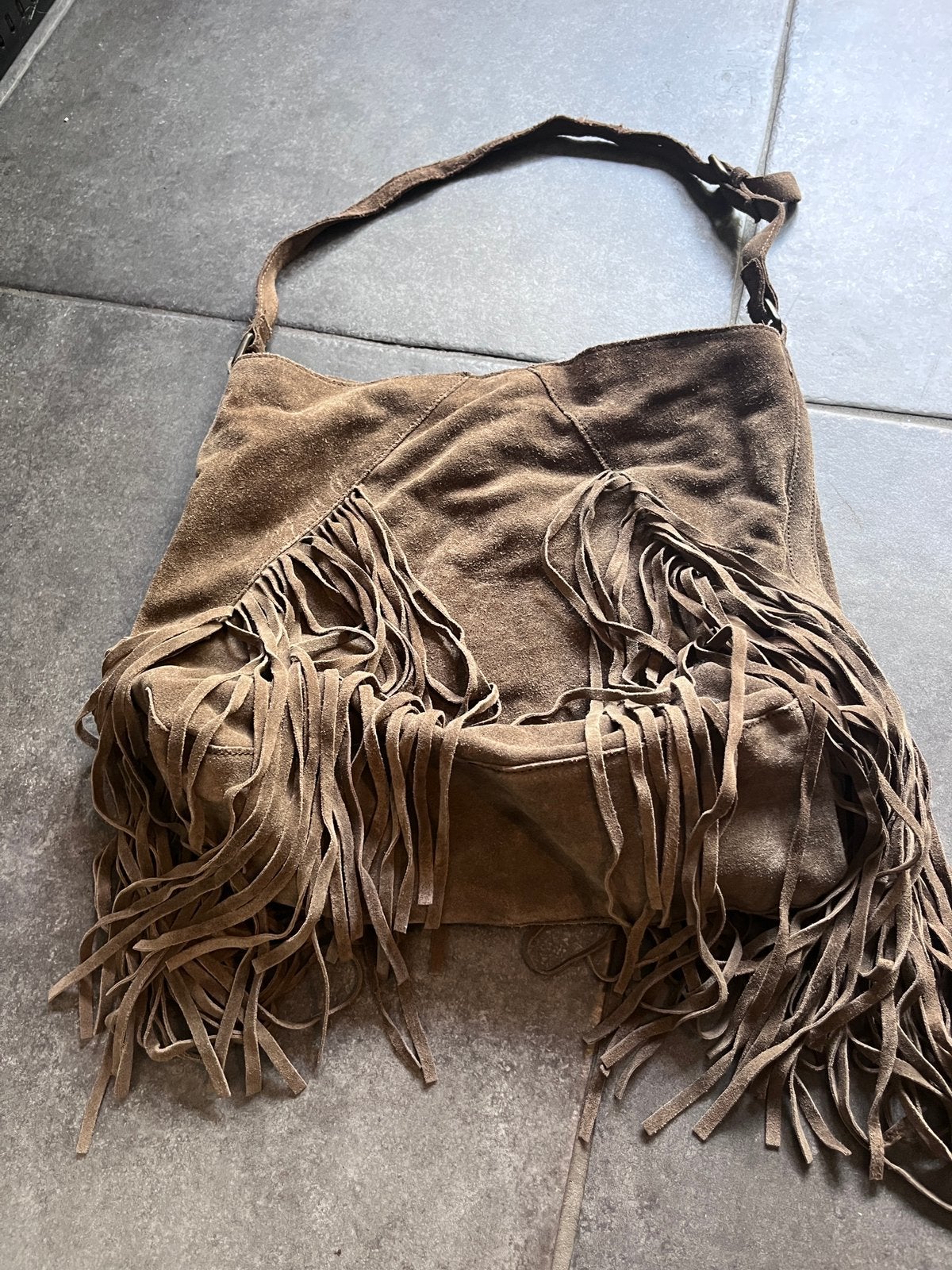 Zara echt suede ibiza tas, Ophalen of Verzenden, Zo goed als nieuw, Schoudertasje