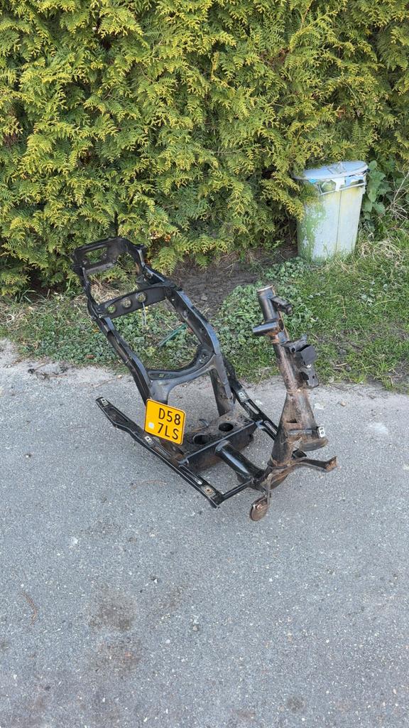 Piaggio Fly Frame Brom Plaat Zonder WOK, Fietsen en Brommers, Brommeronderdelen | Scooters, Ophalen of Verzenden, Gebruikt, Frame