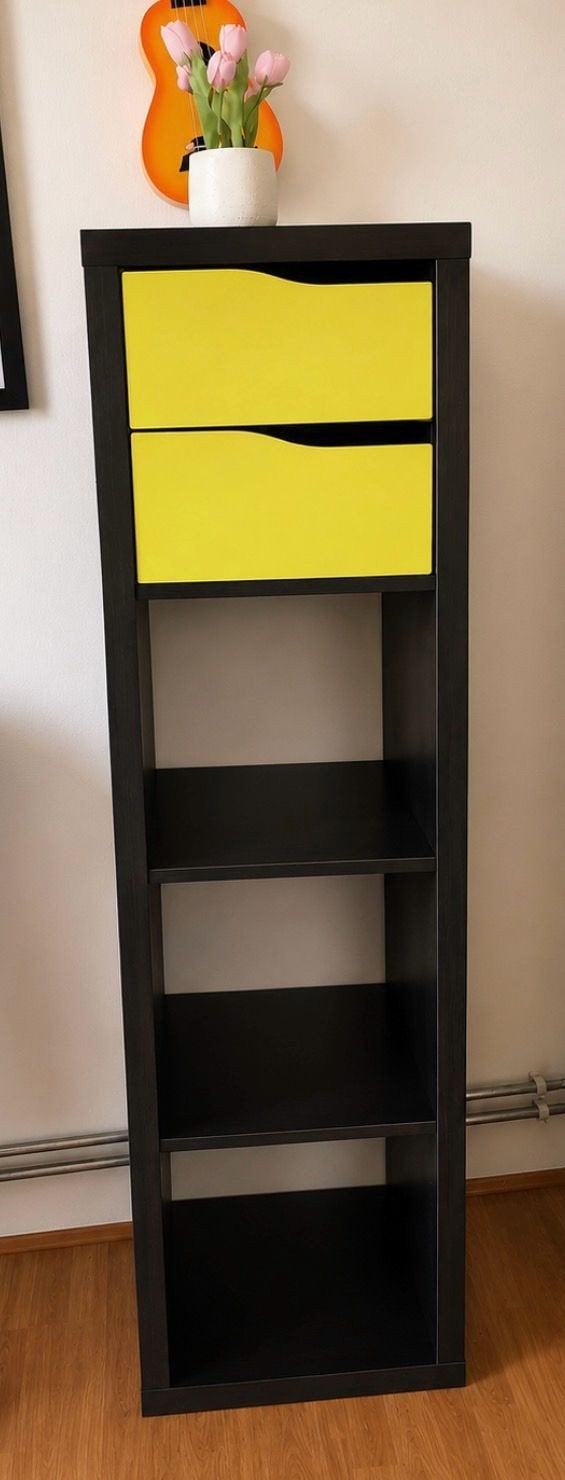 Zwart rek met gele lades - IKEA Kallax, Ophalen, Met plank(en), Minder dan 50 cm, Gebruikt