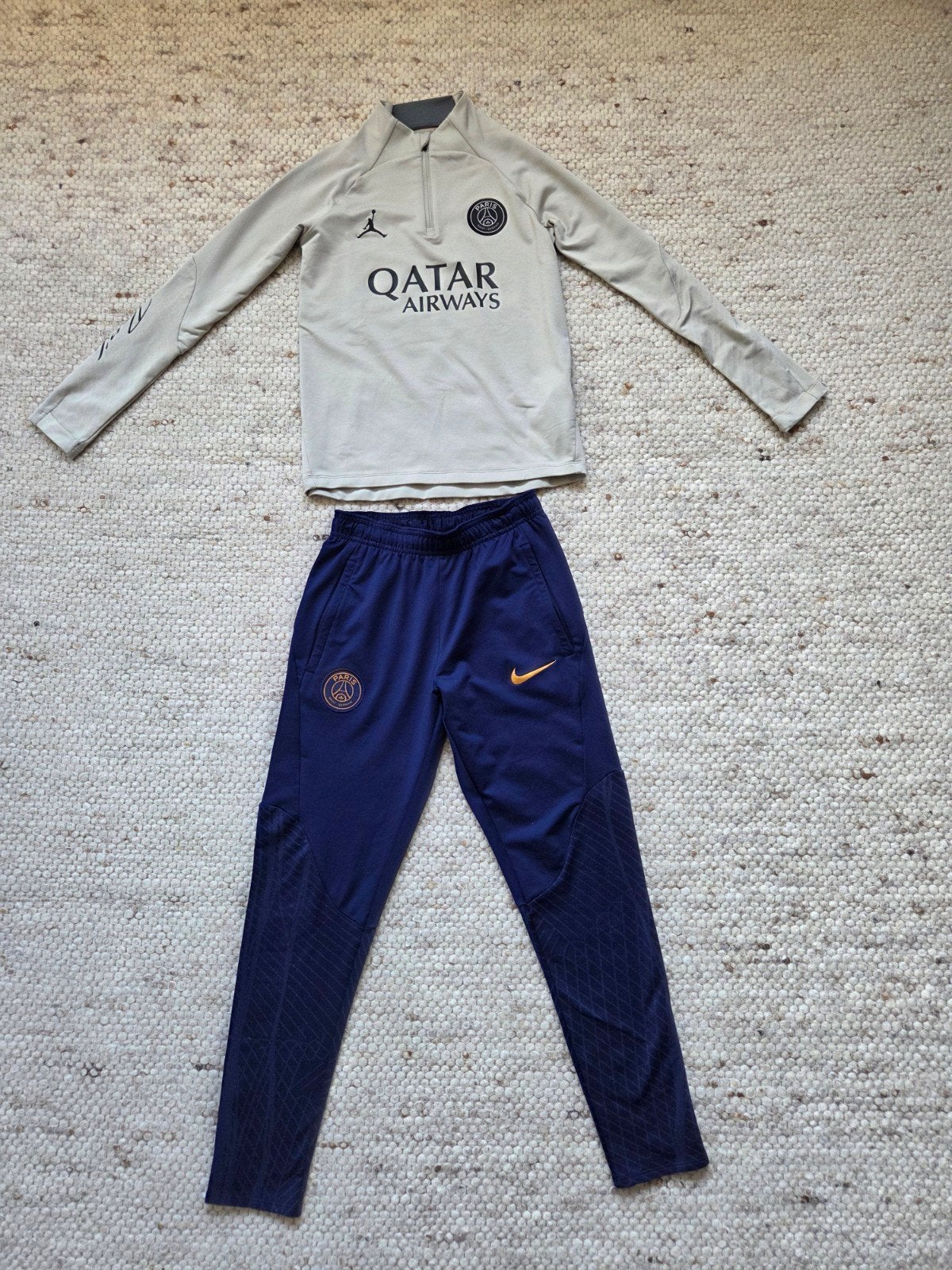 Nike Traningspak 137-147/ Paris saint-germain traningspak, Kinderen en Baby's, Ophalen of Verzenden, Jongen of Meisje