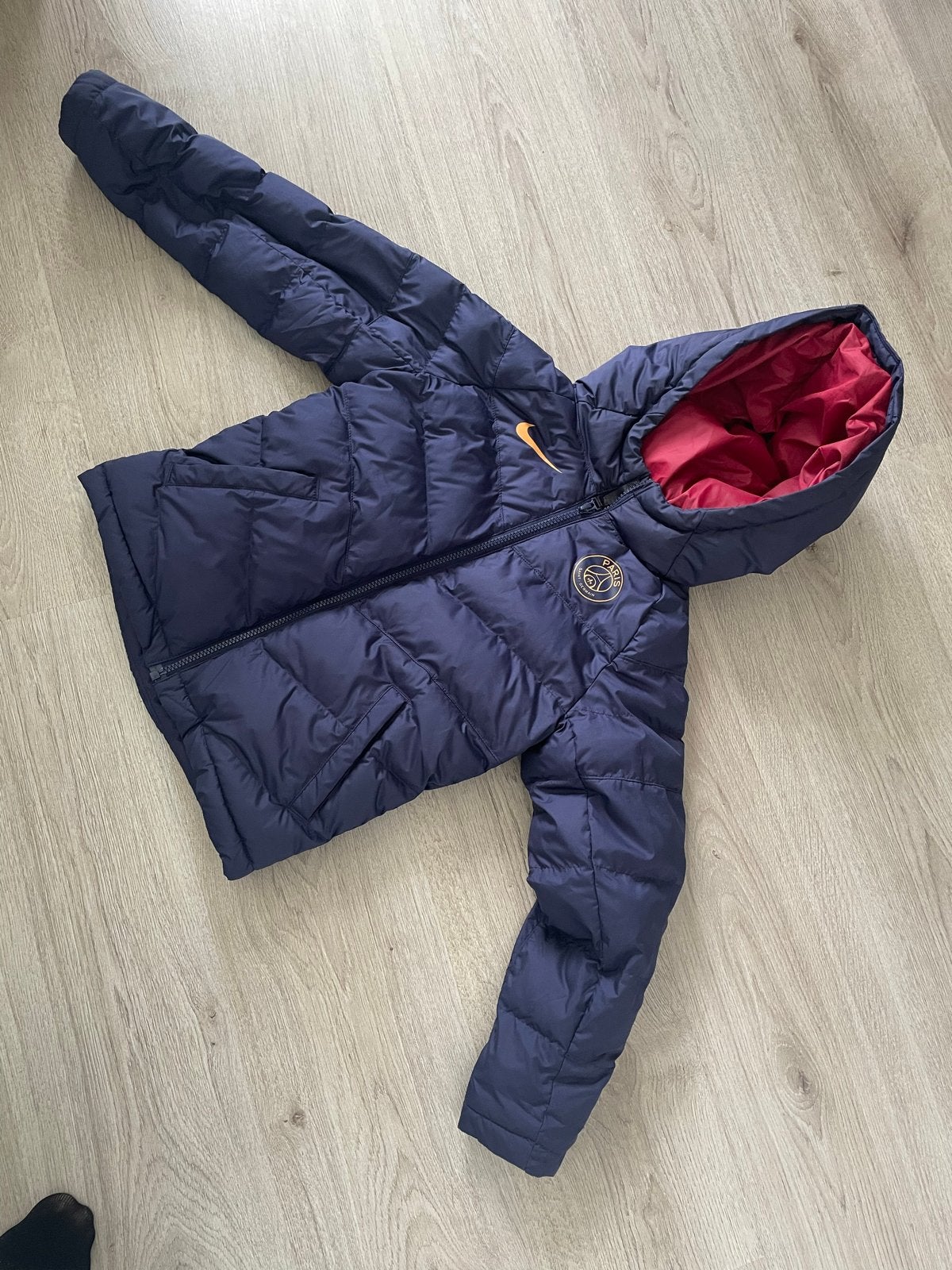 Nike PSG gewatteerde jas voor kinderen, Ophalen of Verzenden, Zo goed als nieuw, Jongen of Meisje, Jas