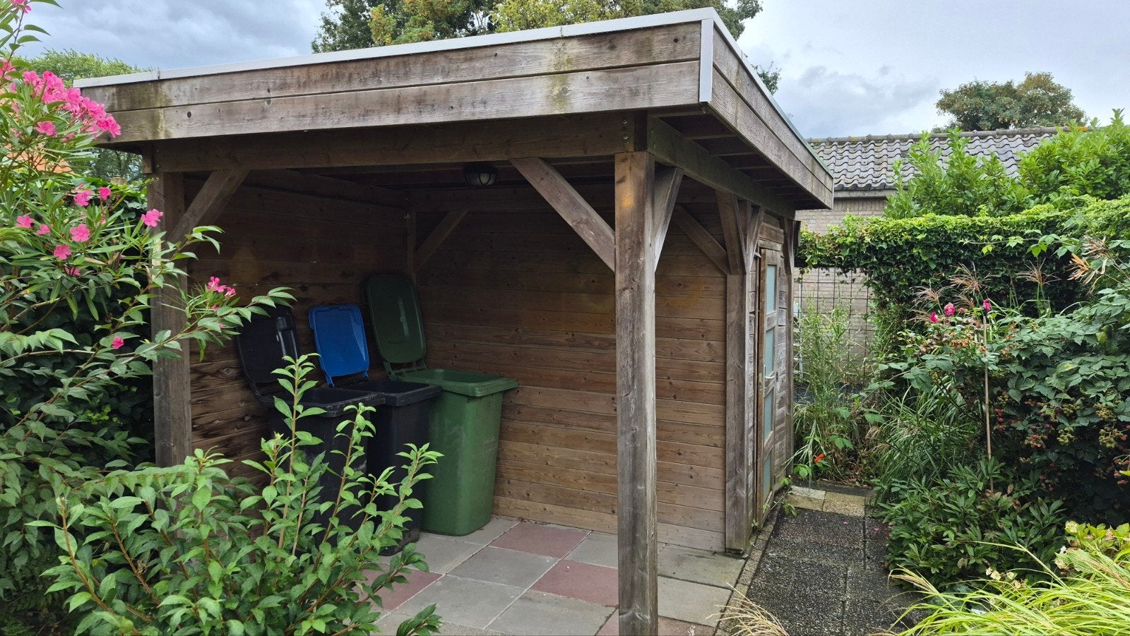 Houten Tuinberging met Afdak - Ideaal voor Opslag, Ophalen, Gebruikt, Hout, Overige typen